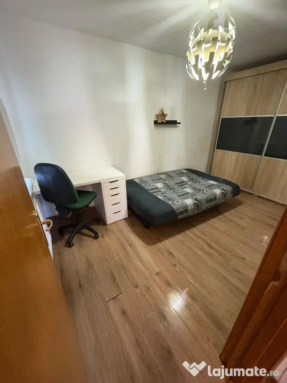 Închiriez apartament trei camere Găvana