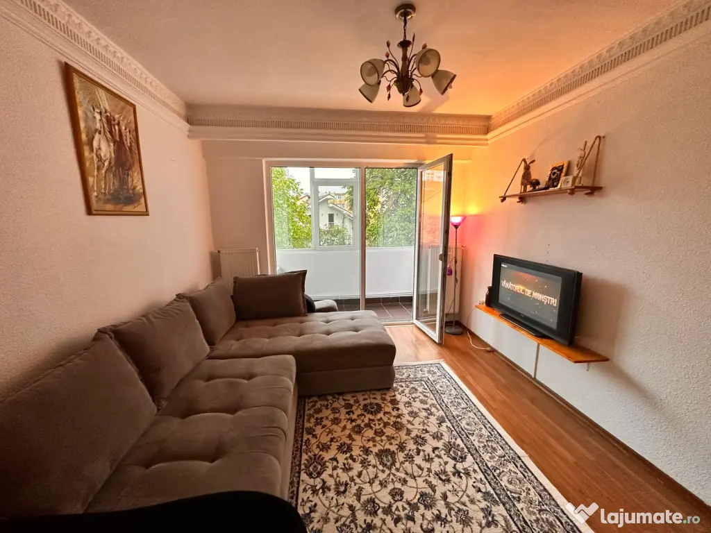 Închiriez apartament trei camere Găvana