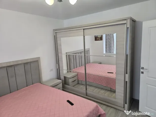 Ofer spre inchiriere apartament cu 3 camere bd. Garii