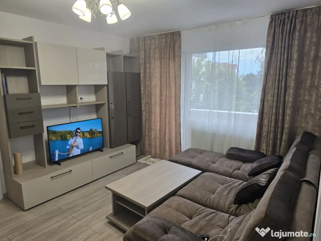 Ofer spre inchiriere apartament cu 3 camere bd. Garii