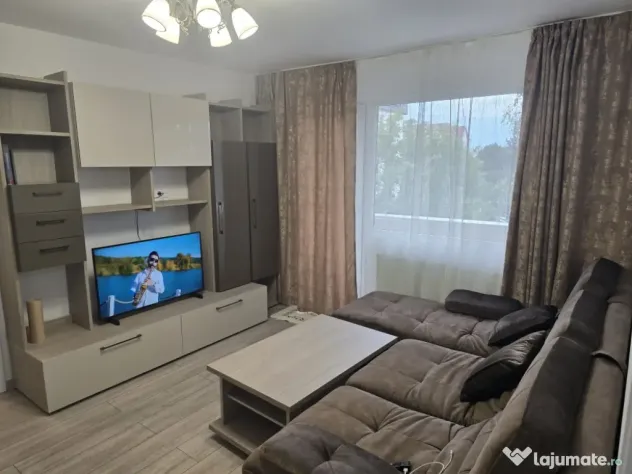 Ofer spre inchiriere apartament cu 3 camere bd. Garii
