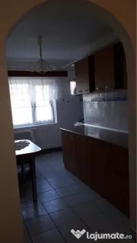 Închiriez apartament 2 camere decomandat soarelui 