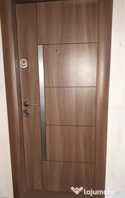 Închiriez apartament 2 camere decomandat soarelui
