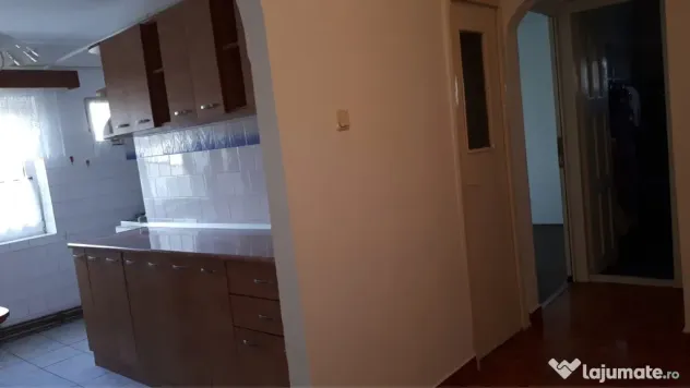 Închiriez apartament 2 camere decomandat soarelui