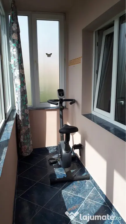 Închiriez apartament 2 camere decomandat soarelui