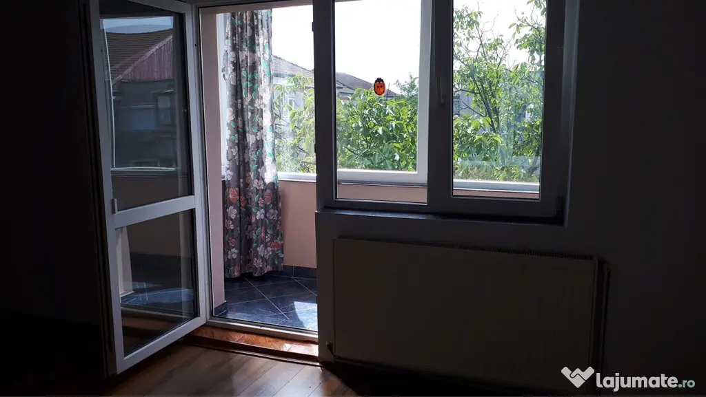 Închiriez apartament 2 camere decomandat soarelui