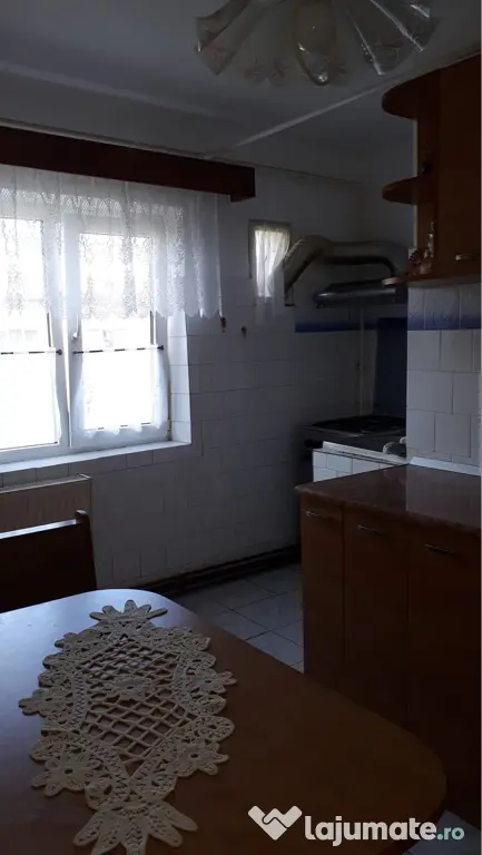 Închiriez apartament 2 camere decomandat soarelui