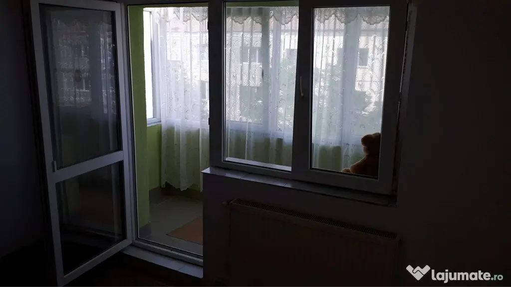 Închiriez apartament 2 camere decomandat soarelui