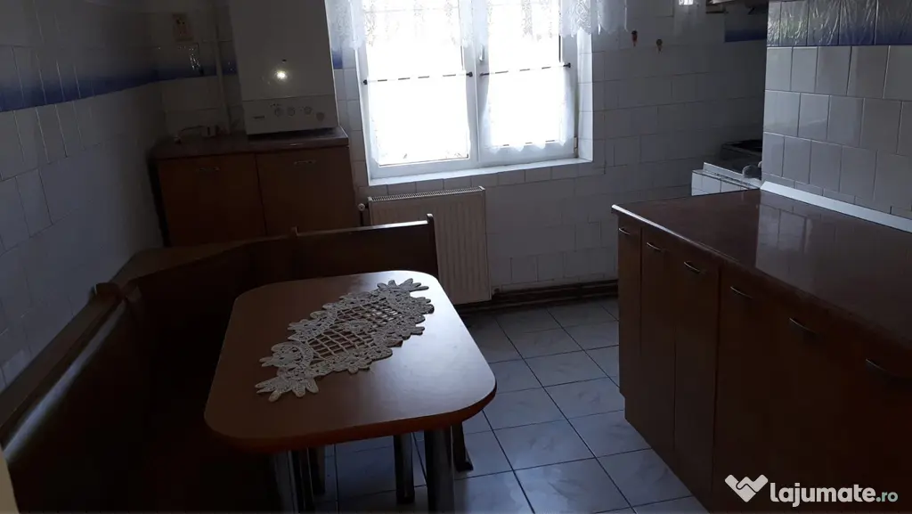 Închiriez apartament 2 camere decomandat soarelui