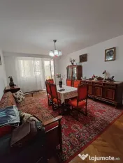Apartament 3 camere decomandat, et. 2/4, cu garaj sub bloc