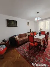 Apartament 3 camere decomandat, et. 2/4, cu garaj sub bloc