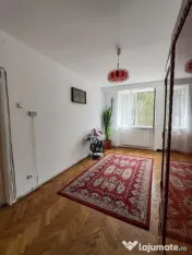 Apartament 3 camere decomandat, et. 2/4, cu garaj sub bloc