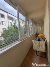 Apartament 3 camere decomandat, et. 2/4, cu garaj sub bloc