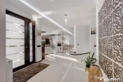 Vilă 342 mp cu piscină și 800 mp teren / 4 dormitoare ... 