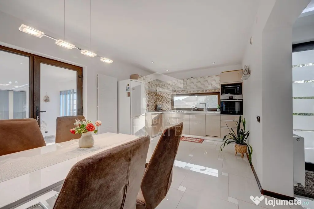 Vilă 342 mp cu piscină și 800 mp teren / 4 dormitoare ... - Pleasa (Prahova)