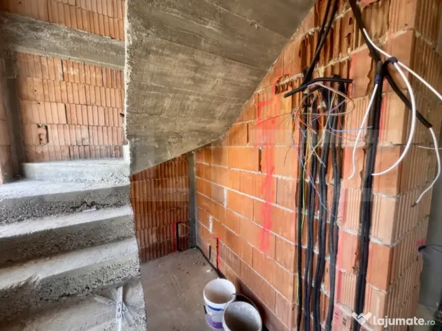 Casă P+1 în construcție | Zona Selgros | 120 mp utili | 2 - Craiova (Dolj)