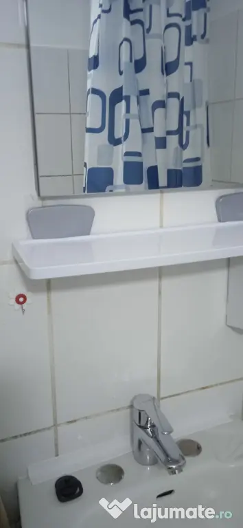 Închiriez garsoniera