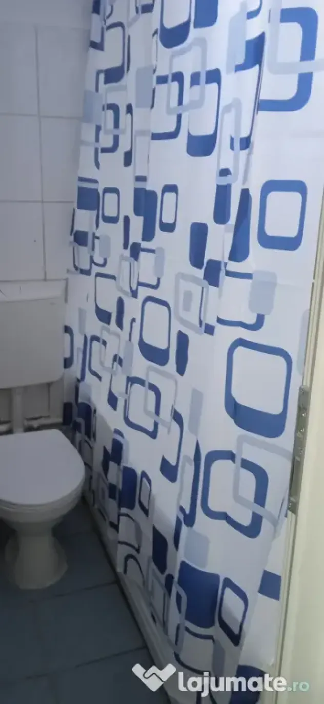 Închiriez garsoniera