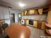 Apartament de închiriat, 3 camere decomandate, 2 băi 