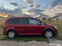 Volkswagen Touran Cross 2.0 TDI 170 CP – 7 locuri – 2009 