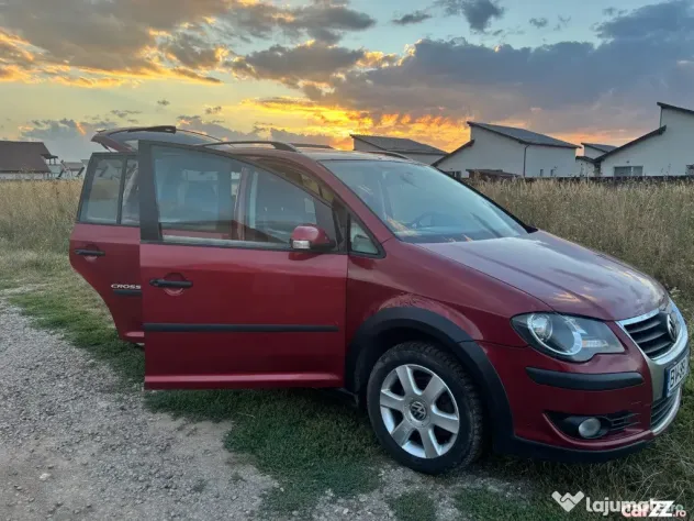 Volkswagen Touran Cross 2.0 TDI 170 CP – 7 locuri – 2009 - Brasov (Brasov)