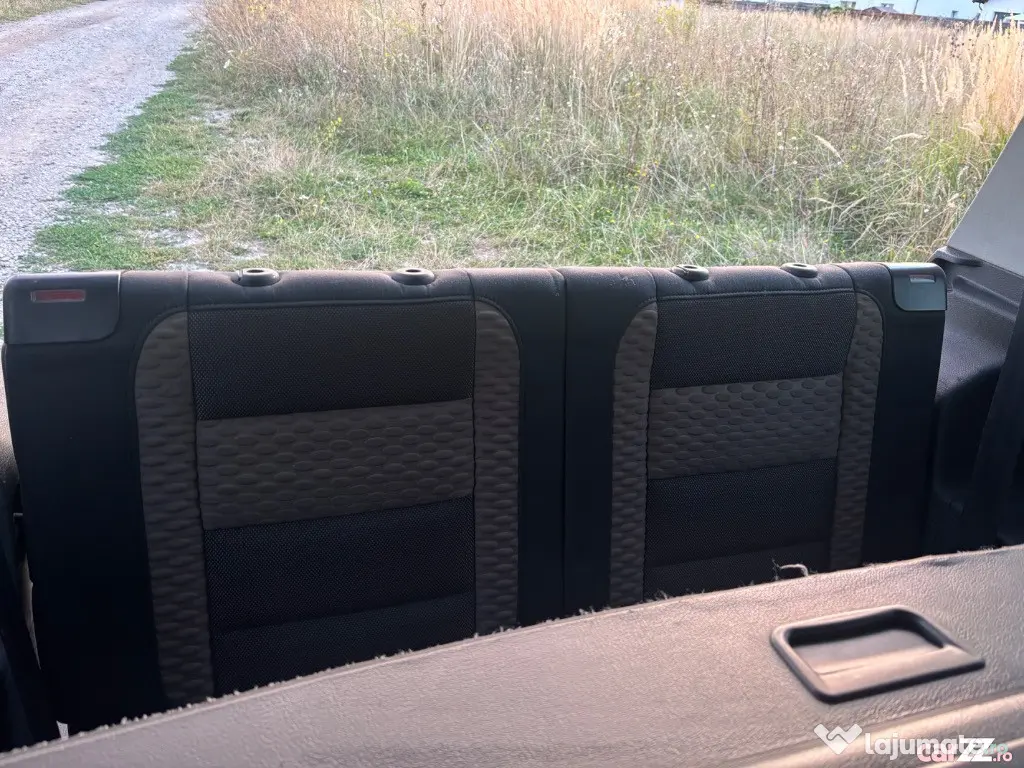 Volkswagen Touran Cross 2.0 TDI 170 CP – 7 locuri – 2009 - Brasov (Brasov)