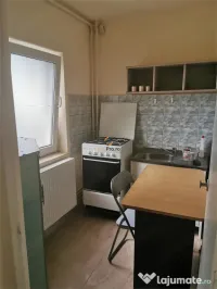 Apartament cu 1 camera etaj 2 zona Baba Dochia