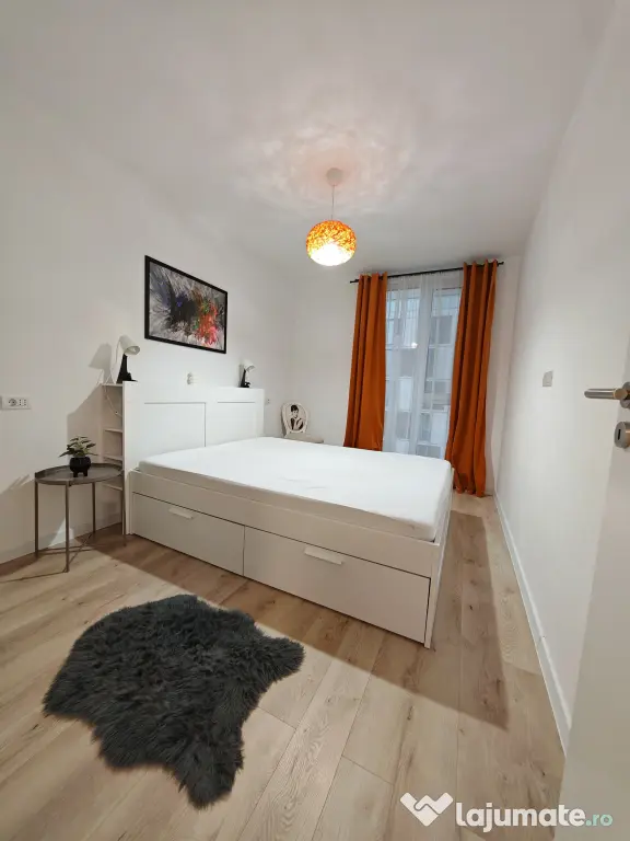 Proprietar Vand Apartament 2 camere + loc de parcare subteran Torontalului