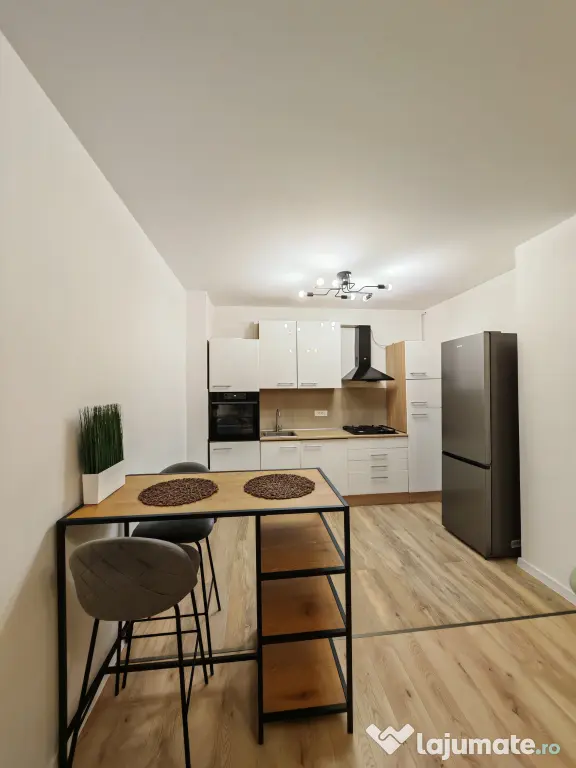 Proprietar Vand Apartament 2 camere + loc de parcare subteran Torontalului