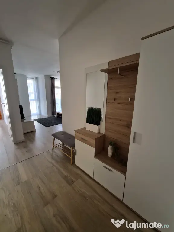 Proprietar Vand Apartament 2 camere + loc de parcare subteran Torontalului