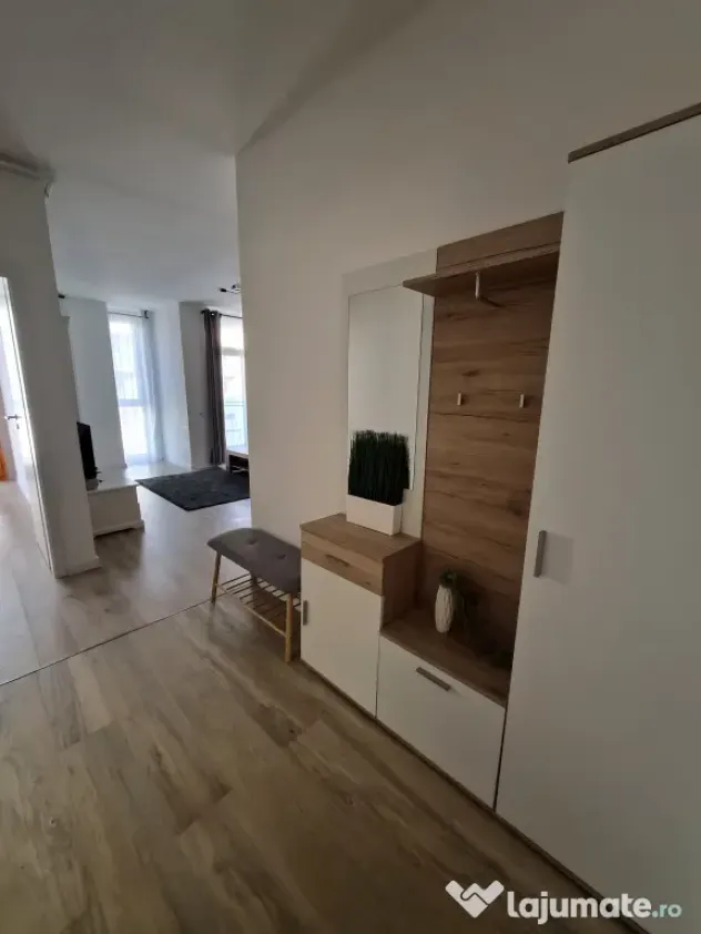 Proprietar Vand Apartament 2 camere + loc de parcare subteran Torontalului