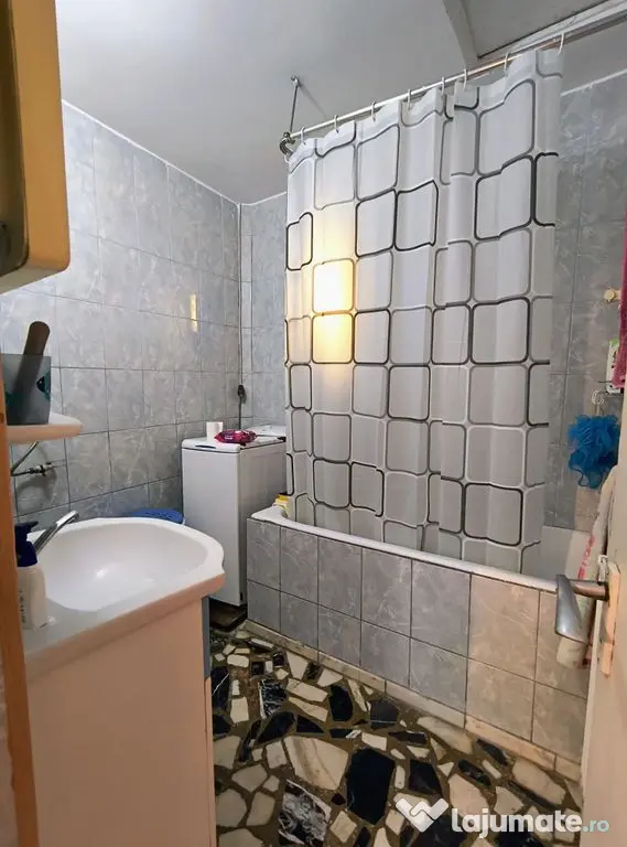 Ploiesti- Ultracentral- zona Ana Ipatescu - Ploiesti (Prahova)