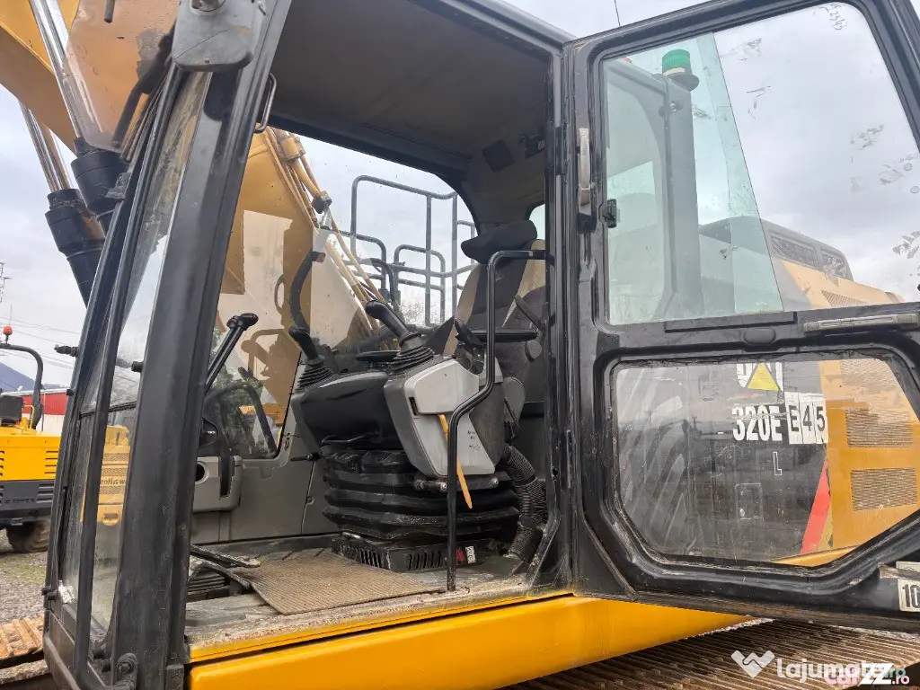 Excavator pe senile Caterpillar 320E L, 22 tone, 2016 - Negresti Oas (Satu-Mare)
