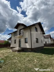 Casă P+M cu 120 mp utili și teren de 402 mp, în ansamblu