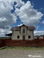 Casă P+M cu 120 mp utili și teren de 402 mp, în ansamblu