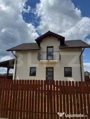 Casă P+M cu 120 mp utili și teren de 402 mp, în ansamblu