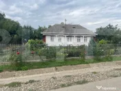 Casă de vânzare, teren 5400 mp, zona Brăești 