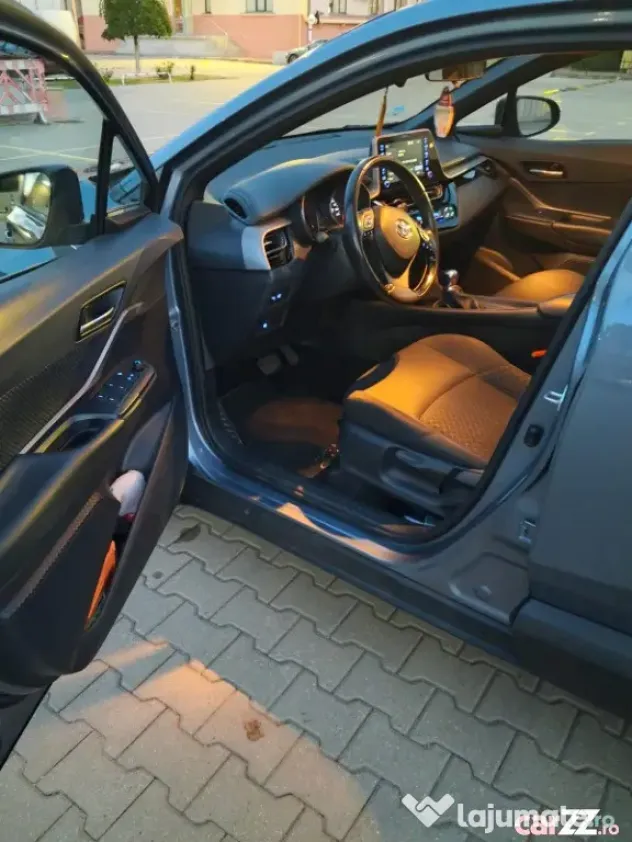 Toyota C-HR, an fabricație 2020, 1.8 Hybrid, cutie automată, 63.448 km - Bucuresti (Bucuresti-Ilfov)