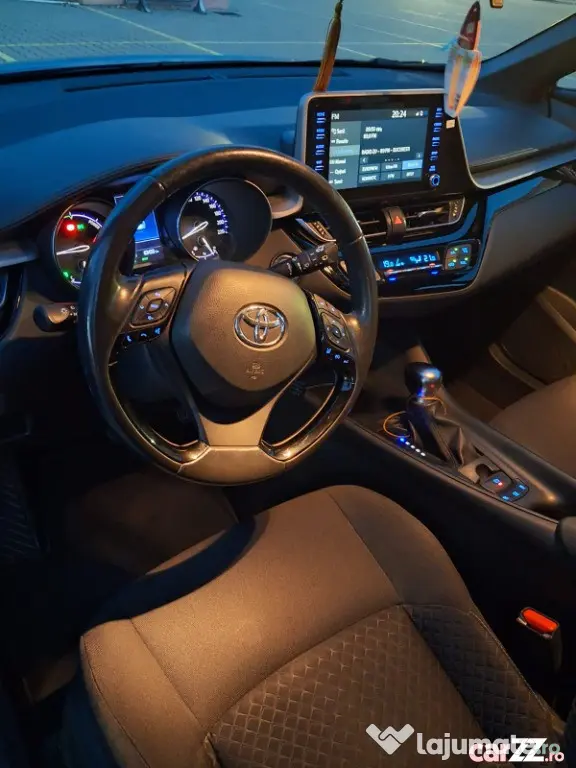 Toyota C-HR, an fabricație 2020, 1.8 Hybrid, cutie automată, 63.448 km - Bucuresti (Bucuresti-Ilfov)