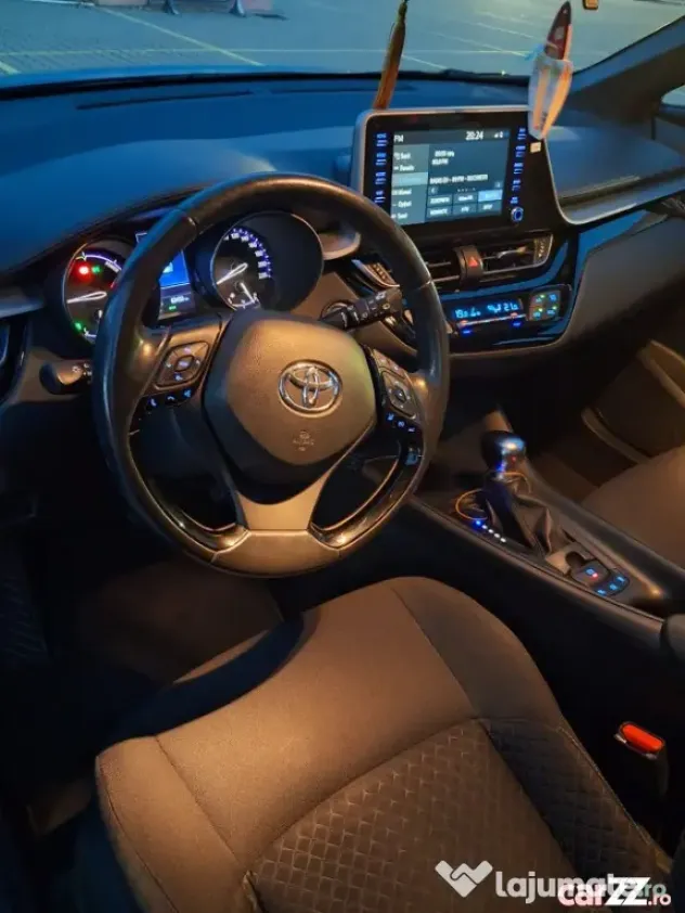 Toyota C-HR, an fabricație 2020, 1.8 Hybrid, cutie automată, 63.448 km - Bucuresti (Bucuresti-Ilfov)