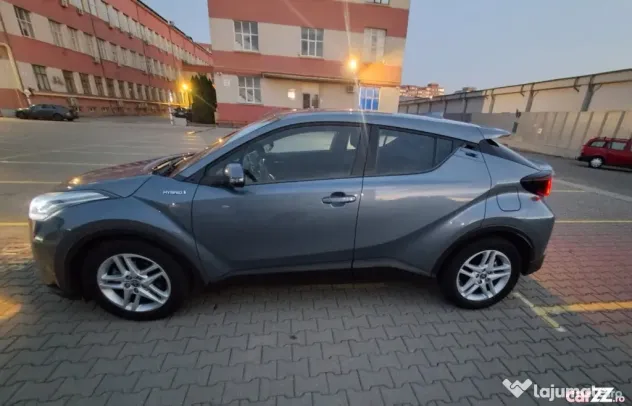 Toyota C-HR, an fabricație 2020, 1.8 Hybrid, cutie automată, 63.448 km - Bucuresti (Bucuresti-Ilfov)