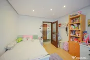 De vânzare apartament cu 4 camere și un loc de parcare,...