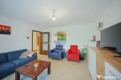 De vânzare apartament cu 4 camere și un loc de parcare,...