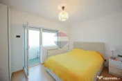De vânzare apartament cu 4 camere și un loc de parcare,...
