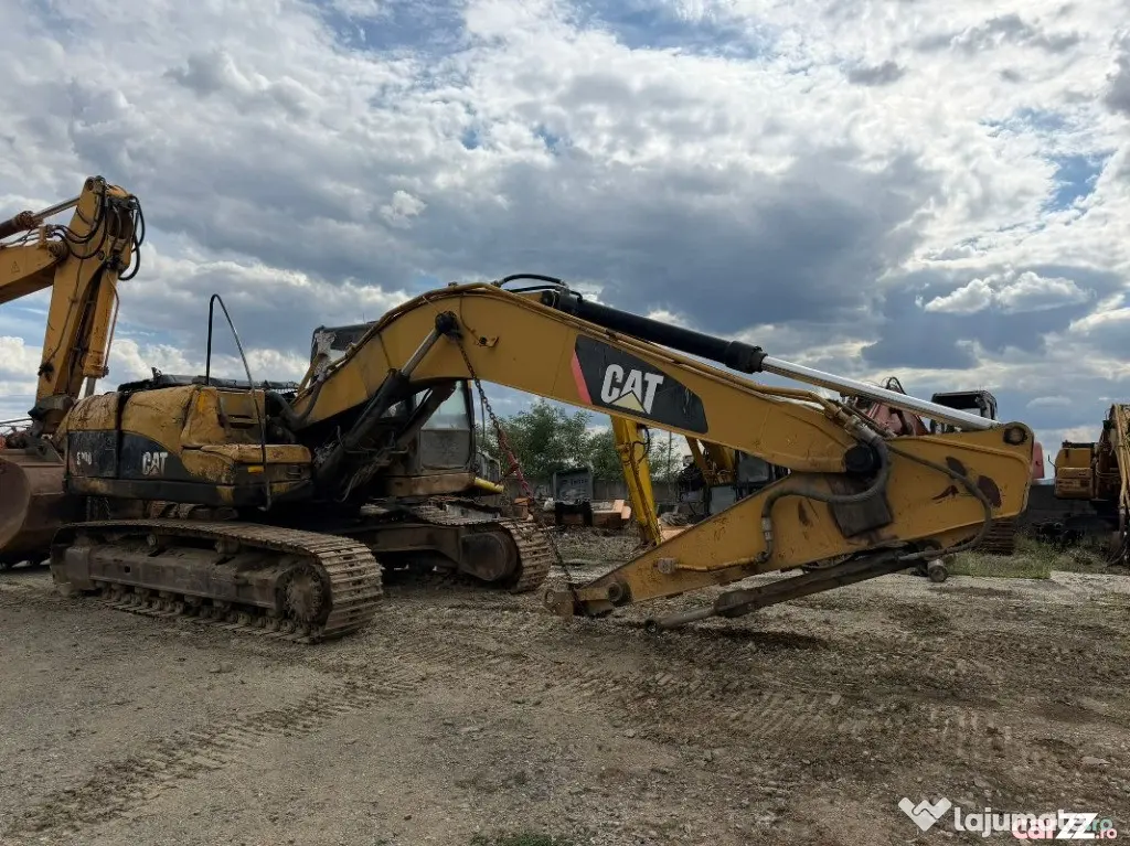 Dezmembrez excavator pe senile Caterpillar 320 D L - Seini (Maramures)