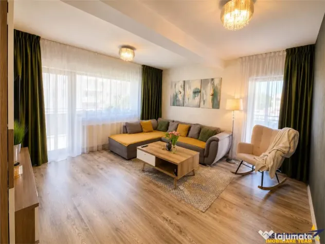 Decomandat, mobilat, utilat, terasa 20mp, balcon, boxa, parc - Brasov (Brasov)