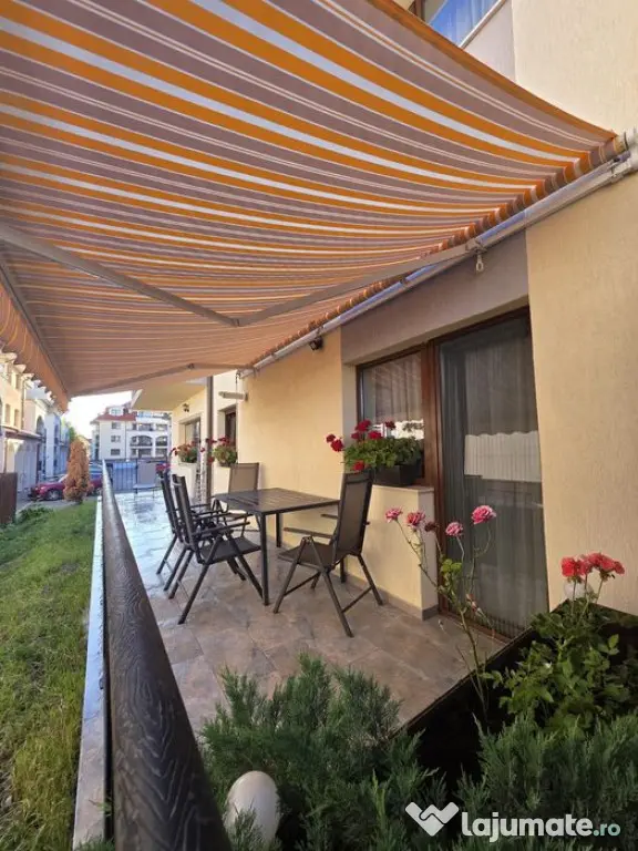 Decomandat, mobilat, utilat, terasa 20mp, balcon, boxa, parc - Brasov (Brasov)