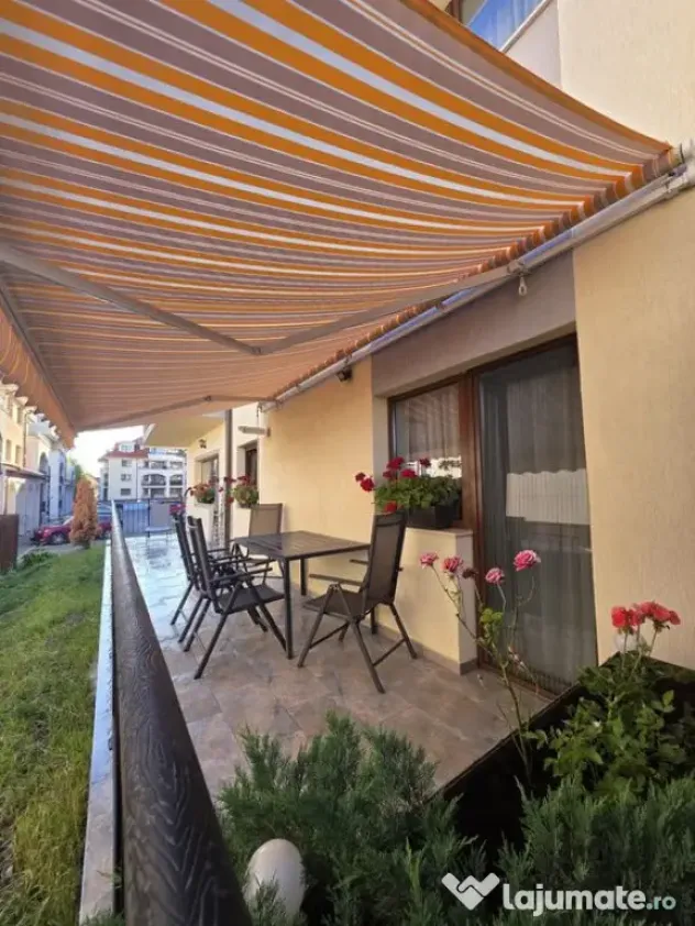 Decomandat, mobilat, utilat, terasa 20mp, balcon, boxa, parc - Brasov (Brasov)