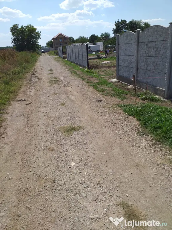 Teren de vanzare in Petrăchioaia - Surlari