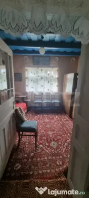Casa cu doua corpuri